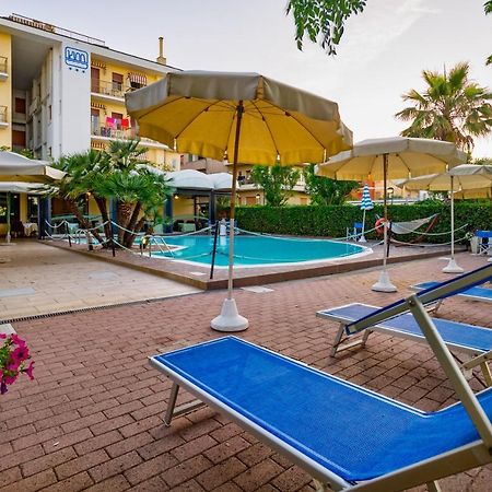 Hotel Miramare - Силви Марина Екстериор снимка