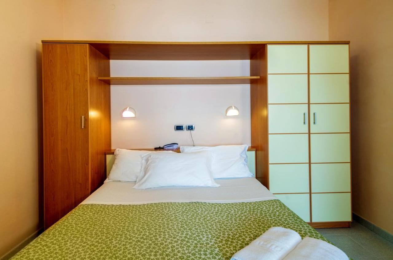 Hotel Miramare - Силви Марина Екстериор снимка