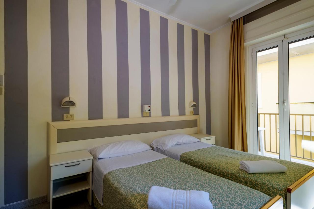 Hotel Miramare - Силви Марина Екстериор снимка