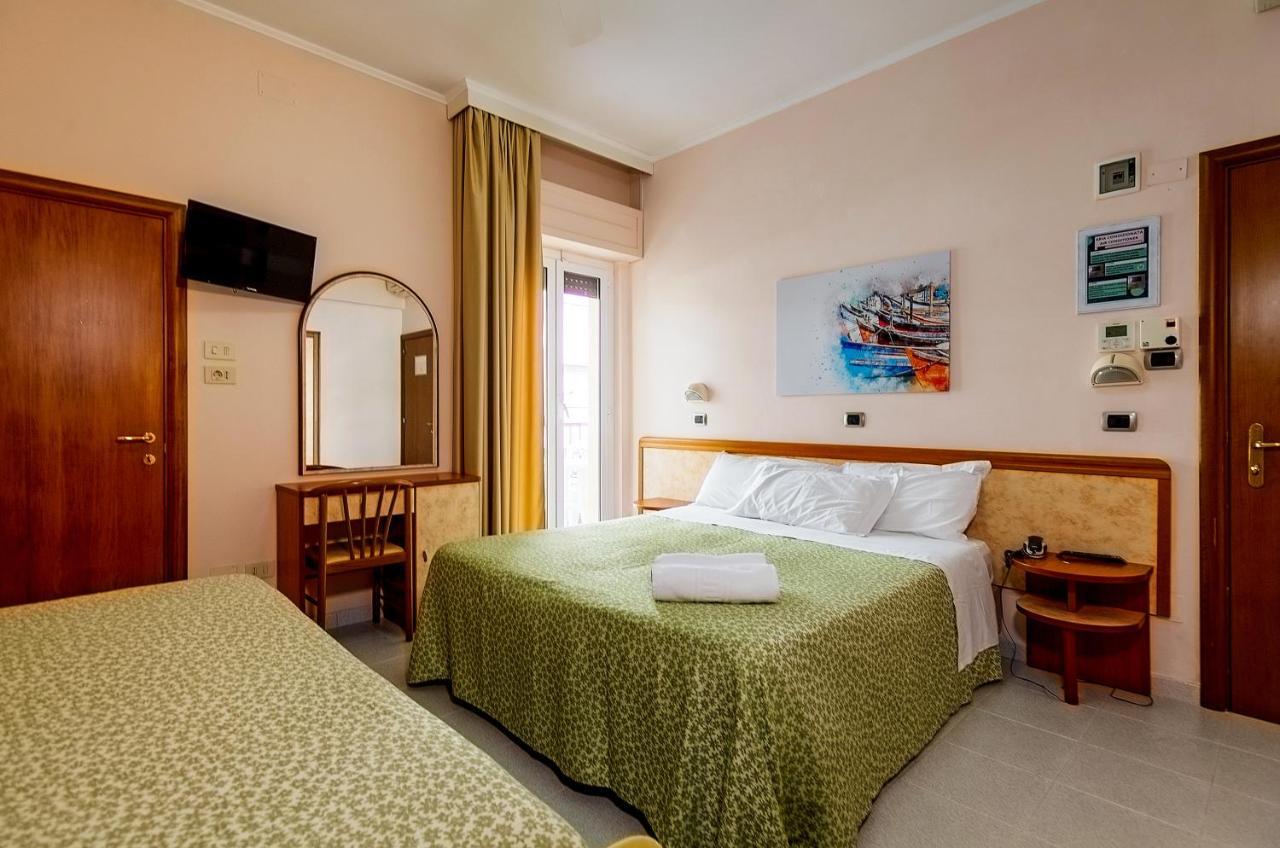 Hotel Miramare - Силви Марина Екстериор снимка