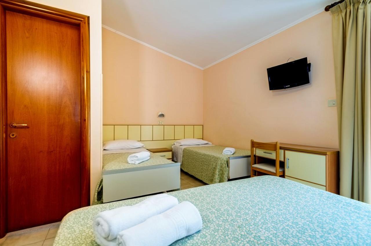 Hotel Miramare - Силви Марина Екстериор снимка