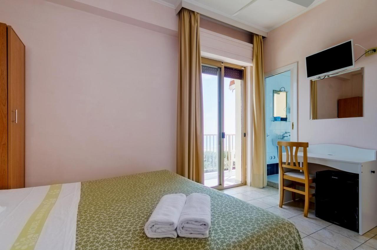 Hotel Miramare - Силви Марина Екстериор снимка